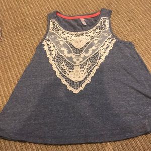 Xhilaration tank top with lace